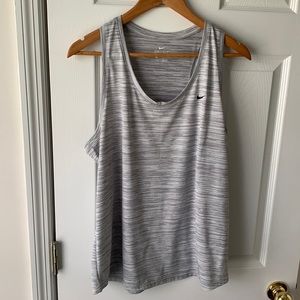 Nike XL training tank
